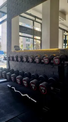 4 ATHLETIC Fitness Studio görsel 3