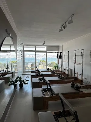 Karşıyaka Sahil Lotus Reformer Pilates - İzmir Karşıyaka