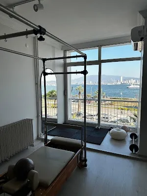 Karşıyaka Sahil Lotus Reformer Pilates - İzmir Karşıyaka
