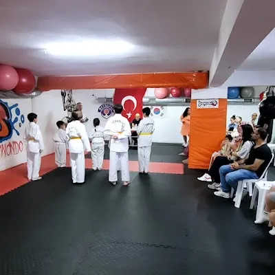 Metropol Fitness - Kick Boks - Taekwondo - Personel trainer - Karşıyaka Spor Salonu - Yalı mahallesi - Atakent - İzmir Karşıyaka
