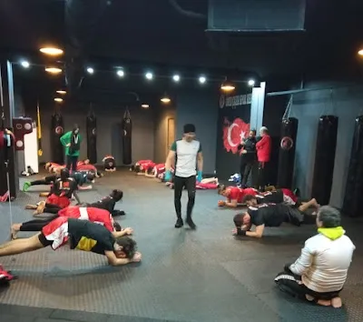 ÖMER ÇİÇEK SPOR MERKEZİ GOLD&LİFE ŞUBESİ - İstanbul Tuzla