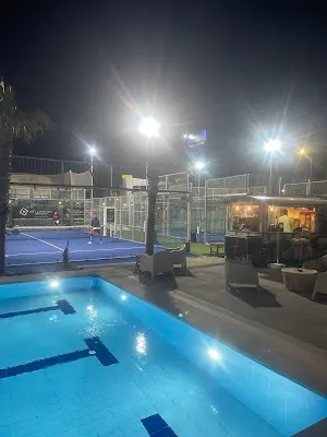 Padel Empire Sports Club - İzmir Güzelbahçe