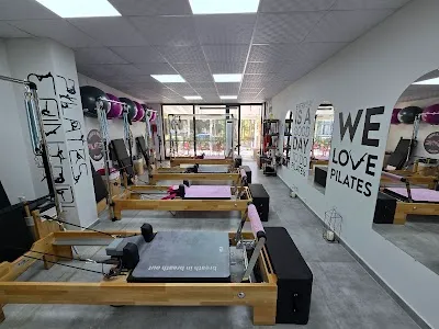 Pink and grey pilates studio - İzmir Karabağlar