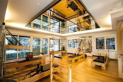 POWER UP AND PERSONNEL TRAINING PILATES STUDIO SUADİYE - İstanbul Kadıköy