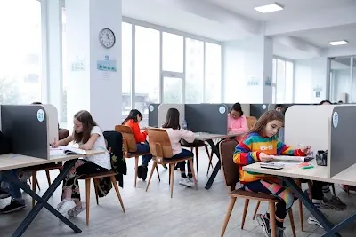 ŞEHİT HİKMET BAYSAL GENÇLİK MERKEZİ (SULTANGAZİ BELEDİYESİ GENÇLİK VE SPOR HİZMETLERİ MÜDÜRLÜĞÜ) - İstanbul Sultangazi