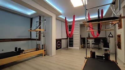 Selen Ayyıldız - Yoga Pilates Eğitmeni - İzmir Güzelbahçe