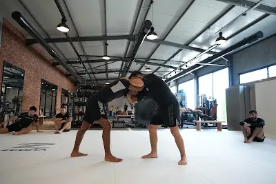 Submission Only - İstanbul Sarıyer